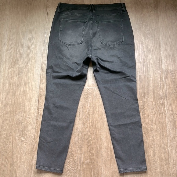 NWT Good American Good Legs Women’s High Waist Crop Black Skinny Jeans Size 18 - Picture 12 of 16